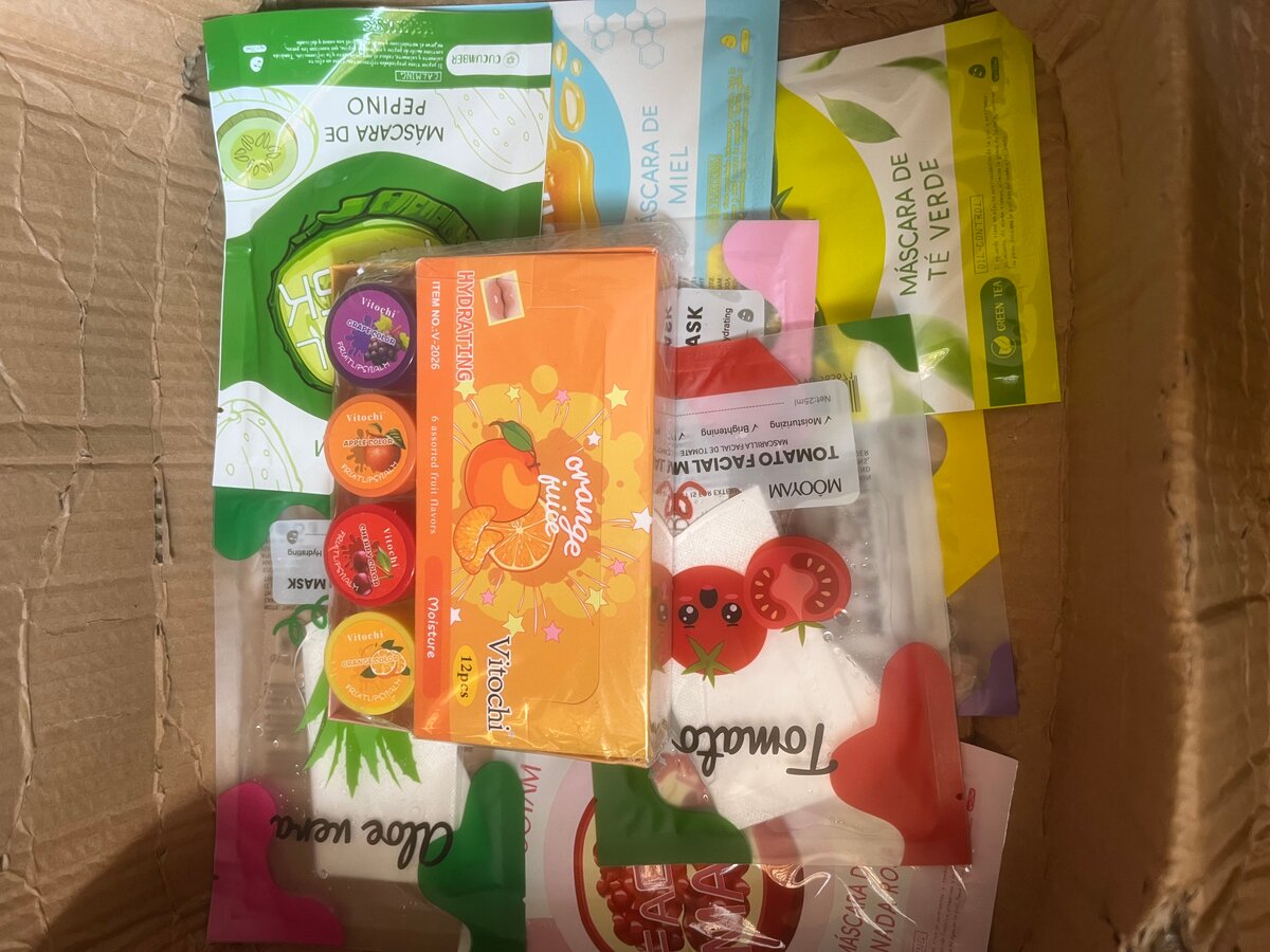 Ensemble de masques faciaux variés