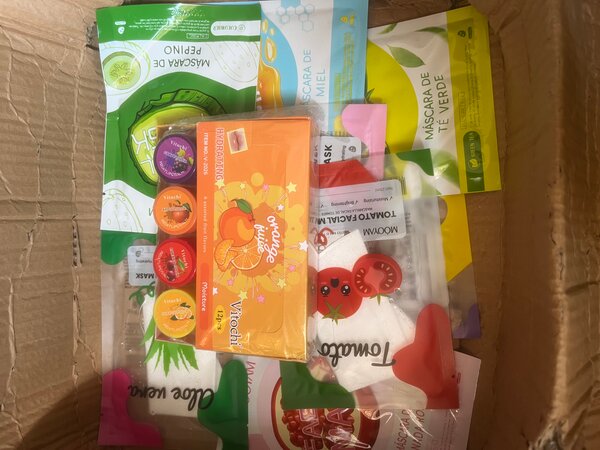 Ensemble de masques faciaux variés