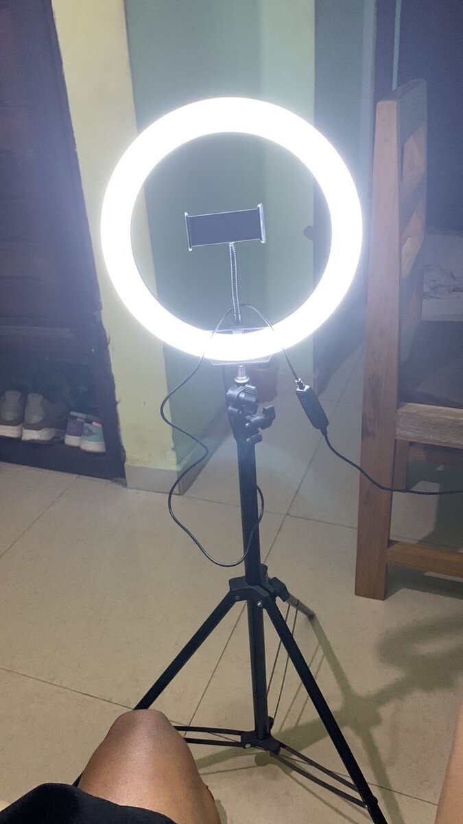 Anneau lumineux avec trépied
