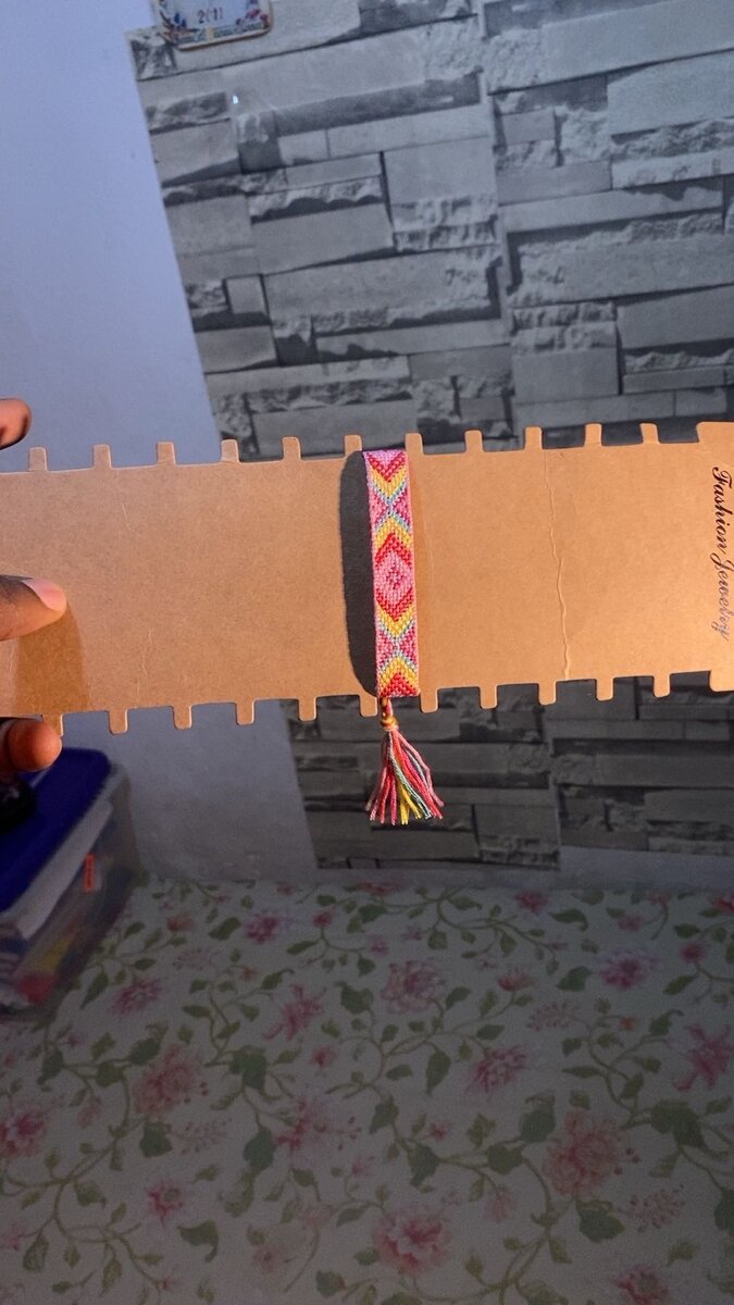 Bracelet d'amitié coloré tressé