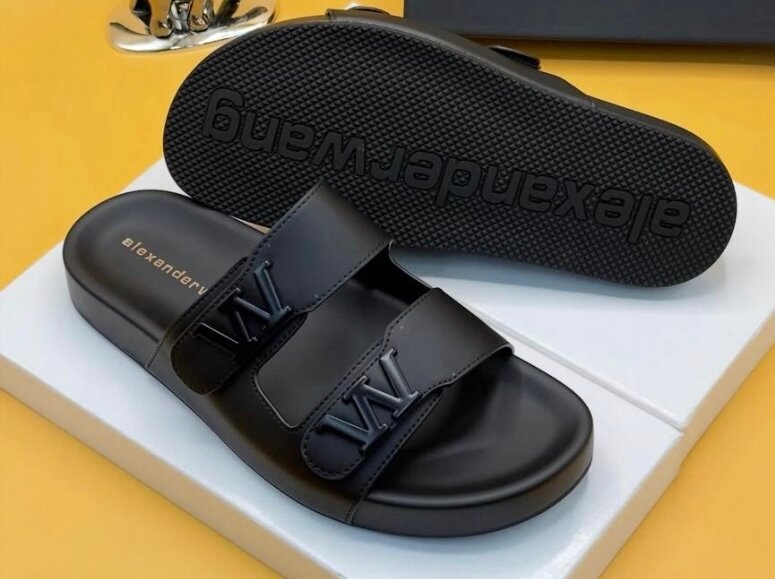 Sandales noires élégantes