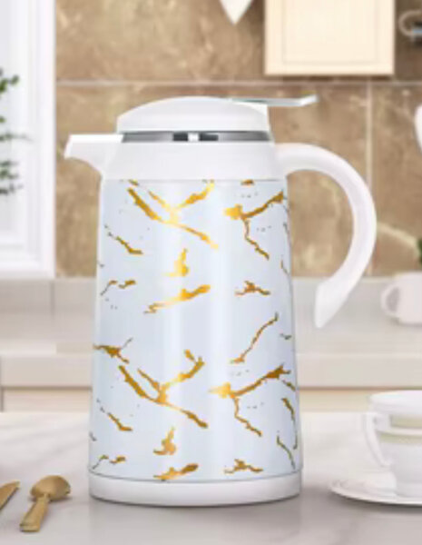 Carafe isotherme motif marbre doré