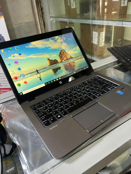 HP ELITEBOOK  Core i5