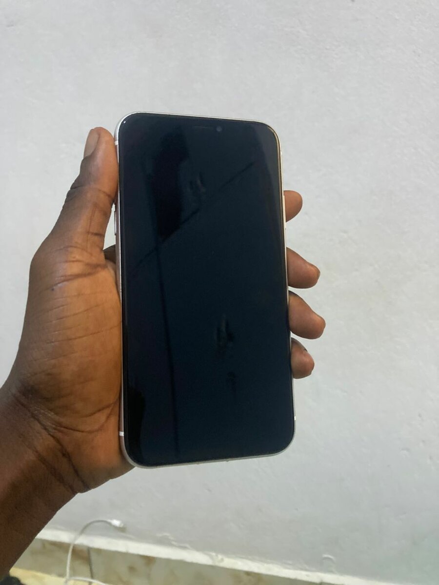 IPHONE XR CASI NEUF