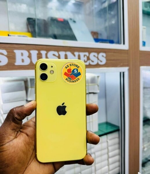 iPhone Jaune Élégant 64Go