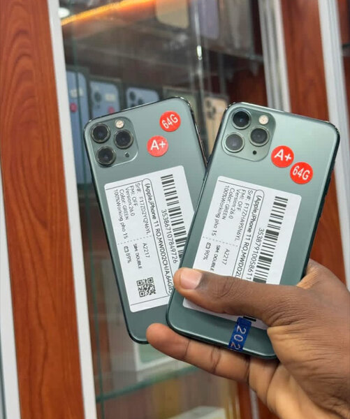 iPhone 11 Pro 64GB A+