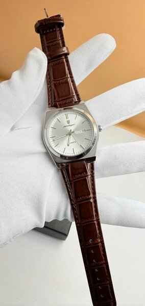 Montre élégante homme cuir