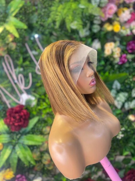 Perruques frontales en dentelle