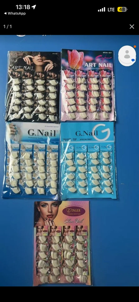 Faux ongles blancs pour femmes