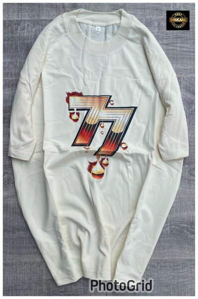 T-shirt oversize imprimée moderne