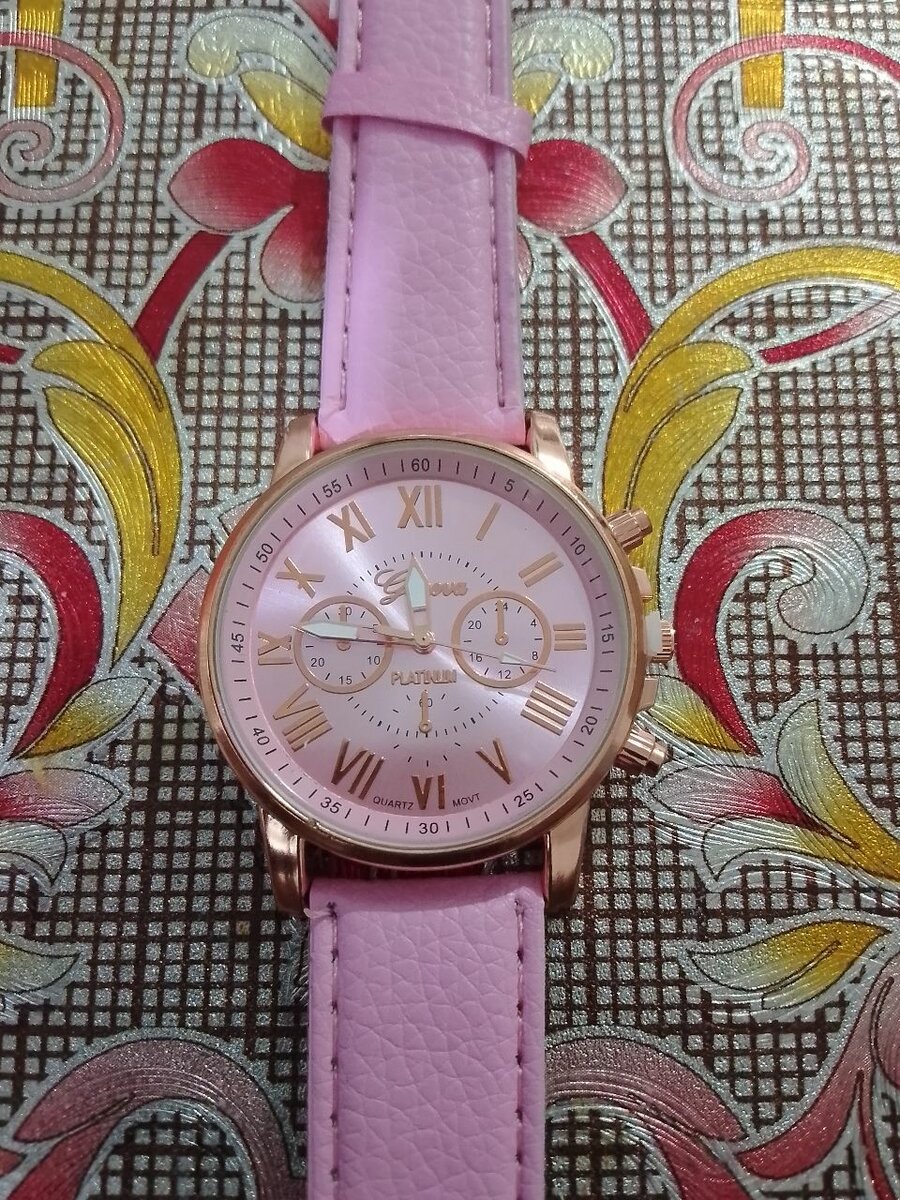 Montre féminine élégante rose