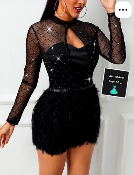 Robe noire à dentelle chic