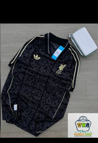 Maillot de football rétro noir