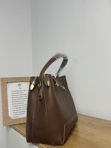 Sac à main en cuir brun