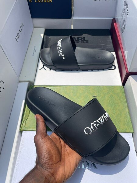 Claquettes élégantes Homme