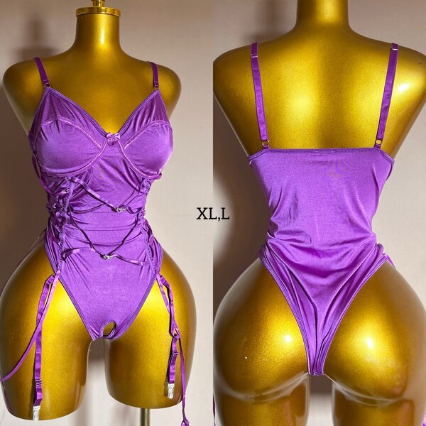 Body sexy violet à lacets