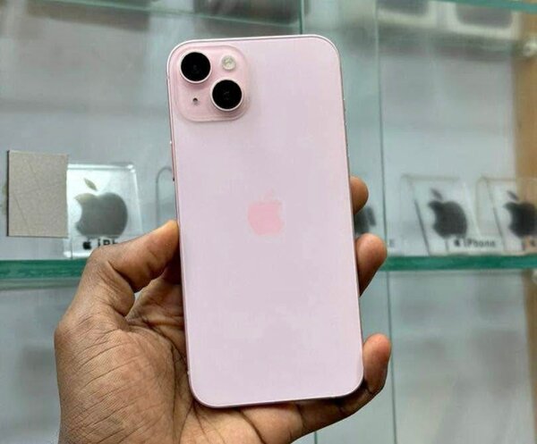 iPhone 15 Rose