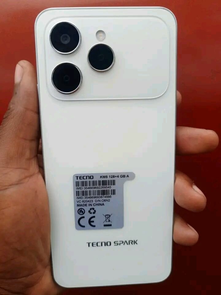 Tecno Spark 128GB Blanc