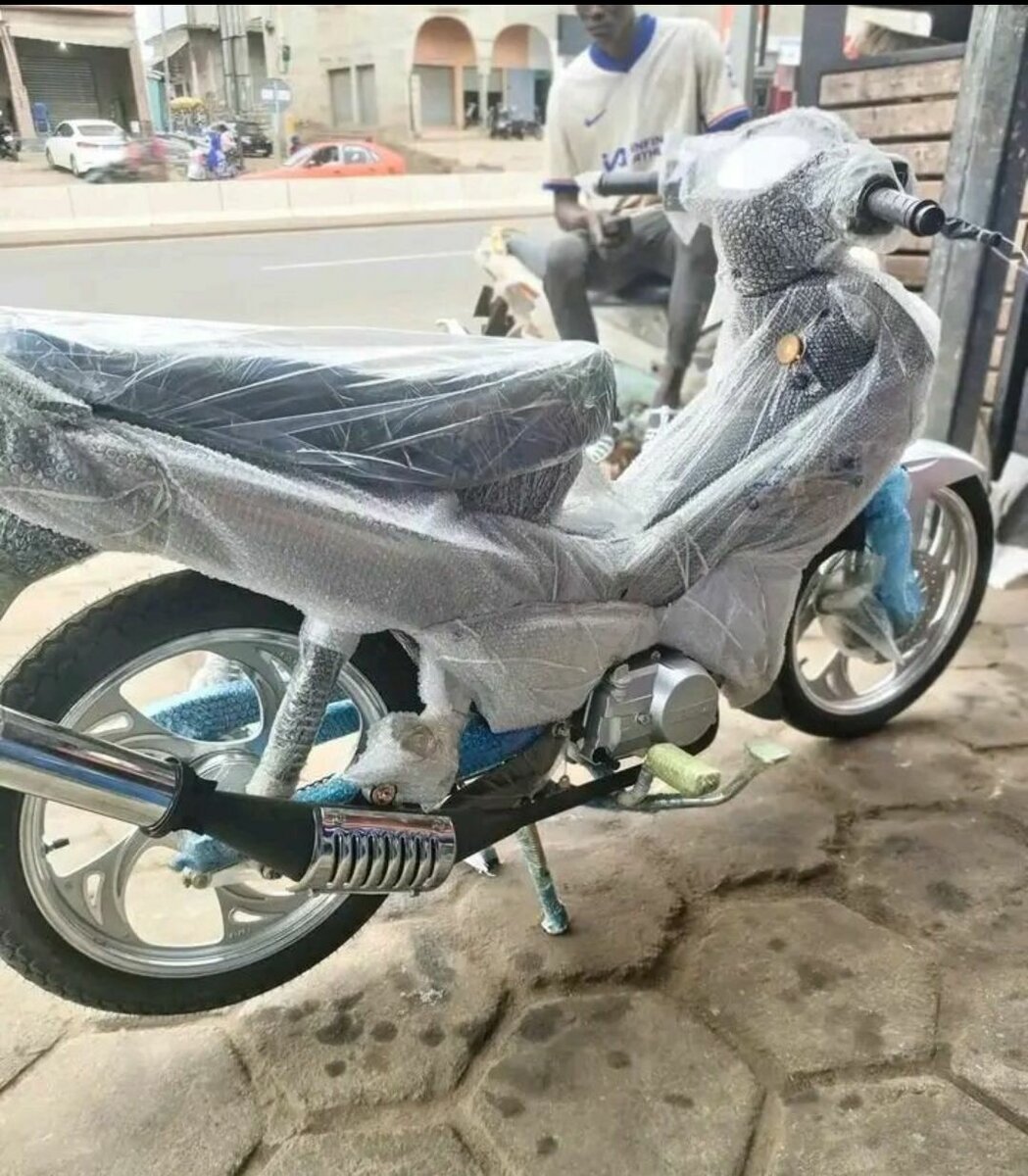 Moto neuve emballée