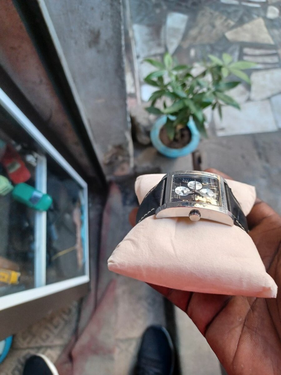 Festina analogique élégante