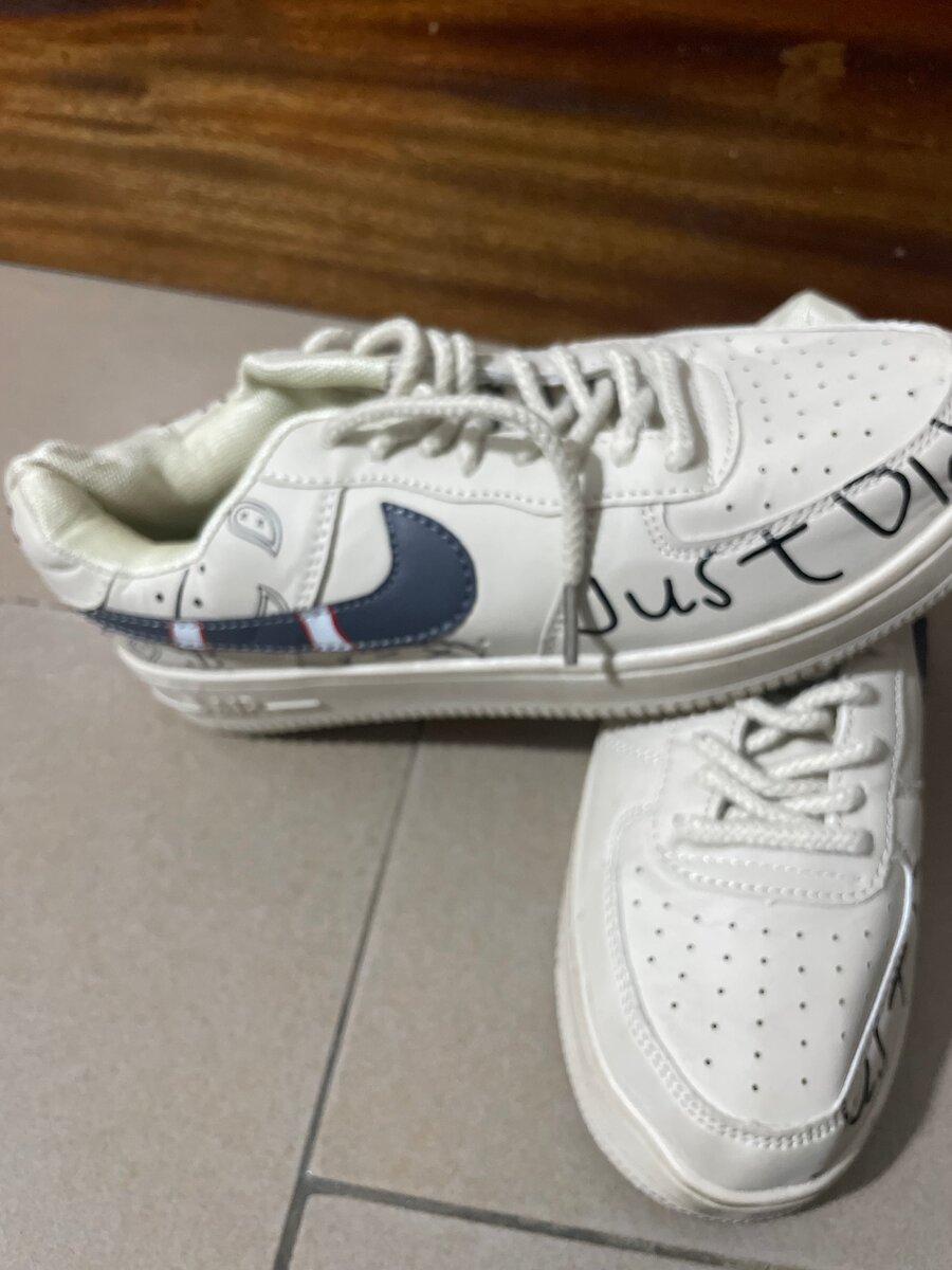 Stylish Unisex White Sneakers