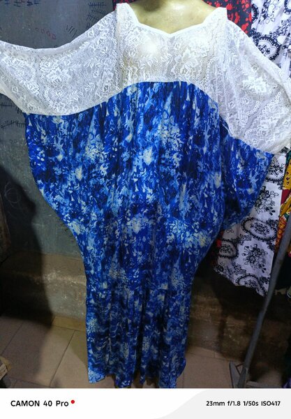 Robe Longue en Dentelle et Imprimé