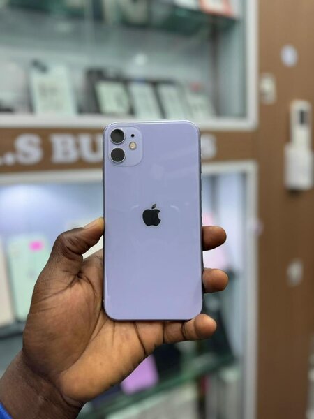 iPhone 11 64 Go 2nd main