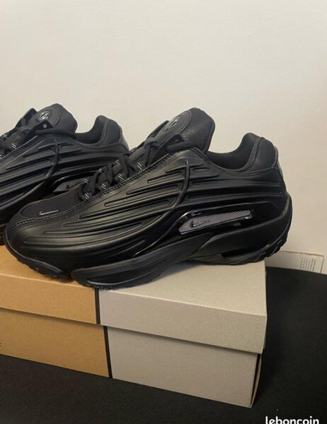 Baskets noires élégantes homme