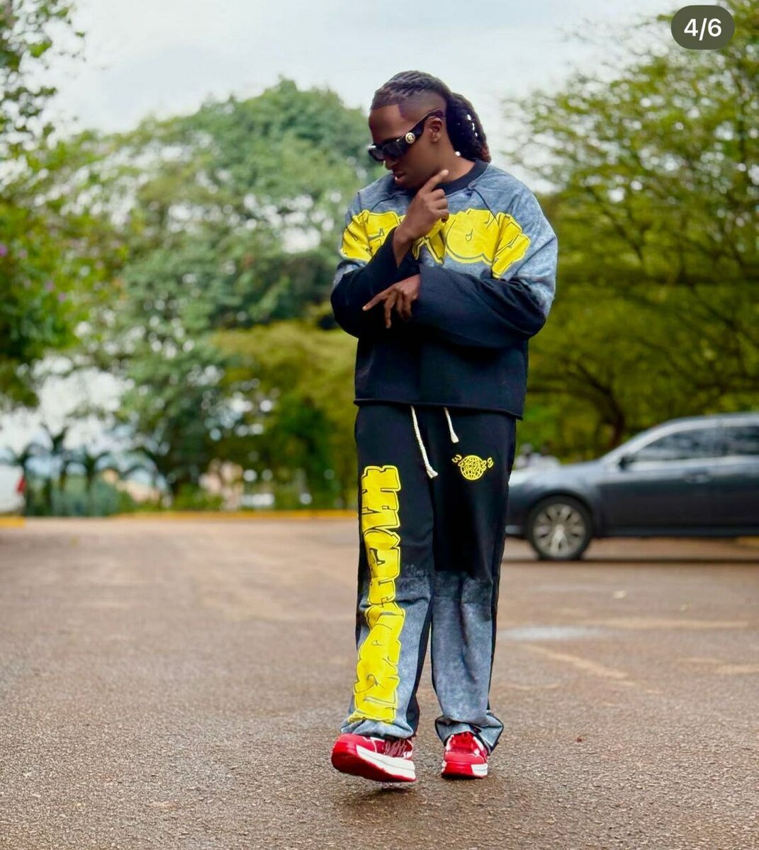 Ensemble streetwear vibrant