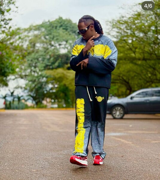 Ensemble streetwear vibrant