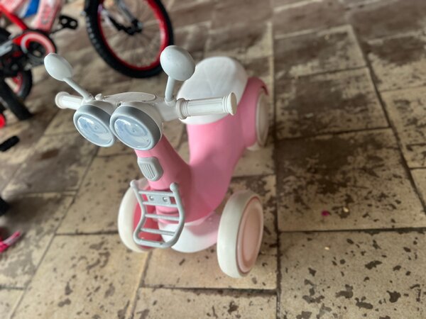 Tricycle enfant amusant