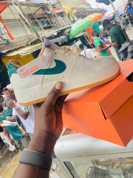 Baskets Nike Air Blancs