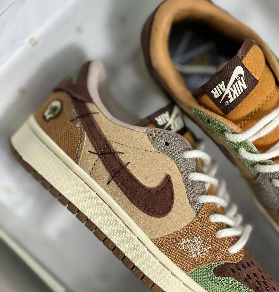 Nike Air Jordan 1 Low Travis Scott