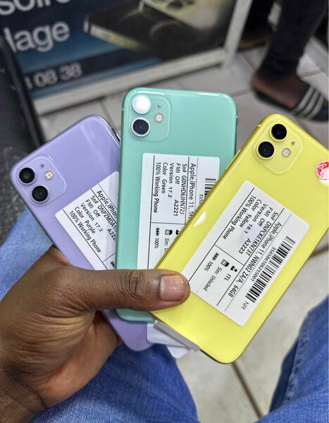 phone 11 simple colorés 64Go