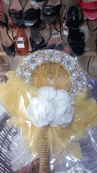 Éventail de mariage décoratif