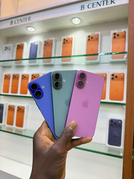 16. 128Go disponible avec cart