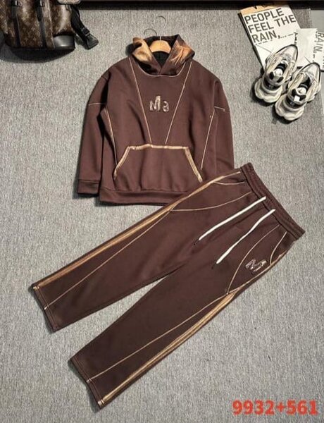 Ensemble de survêtement homme moderne