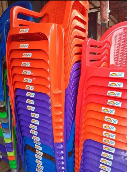 Chaise en plastique robuste