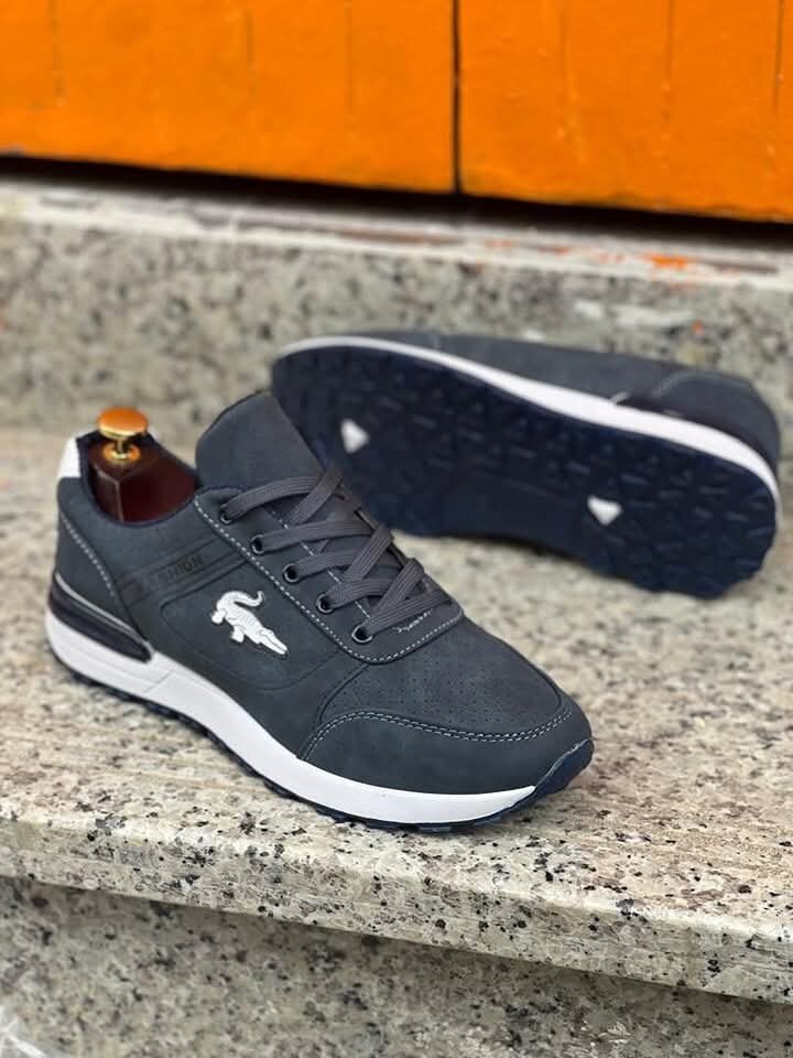 Sneakers en cuir marron élégant