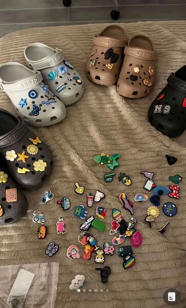 Bijoux de crocs le paquet