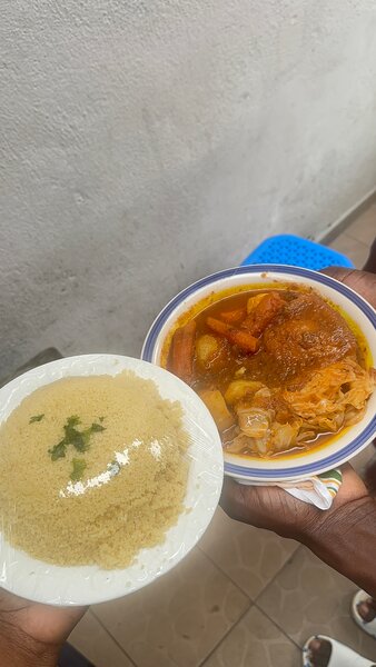 Couscous avec Ragoût Épicé