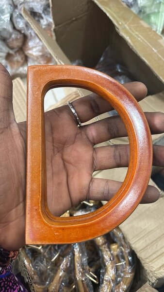 Poignée de sac en bois