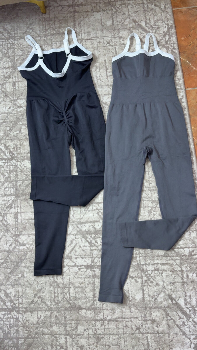 Combinaison moulante femme