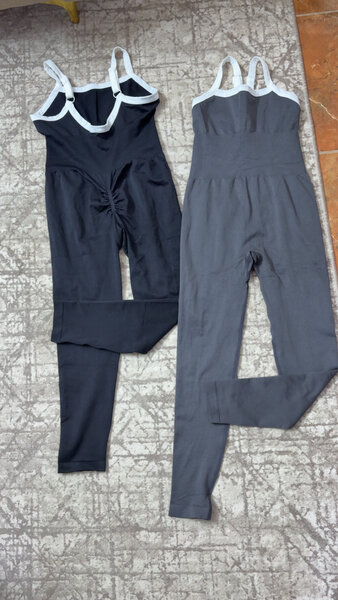 Combinaison moulante femme