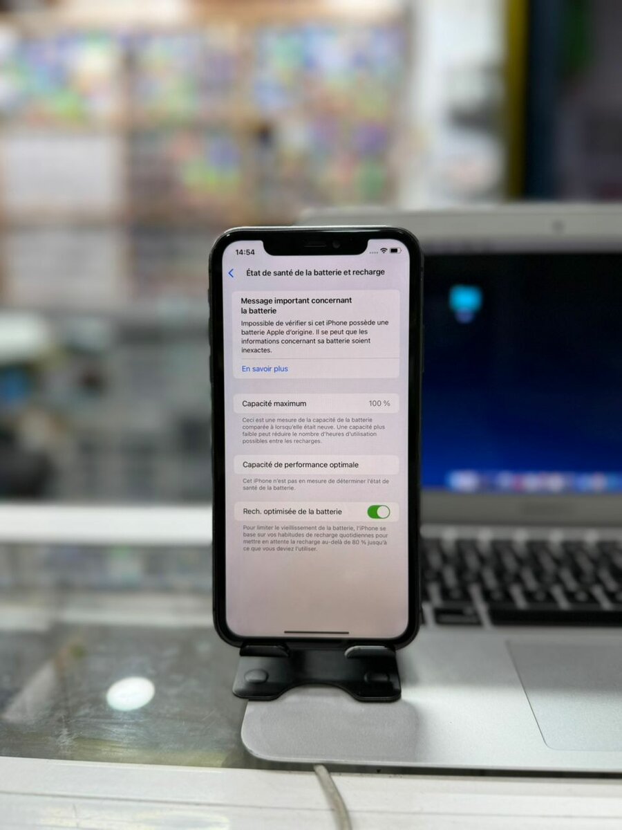 iPhone 11 64Go 2nd main