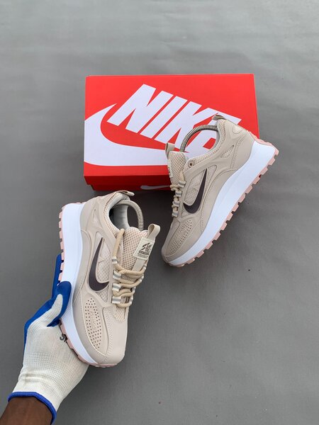 Baskets Nike modernes