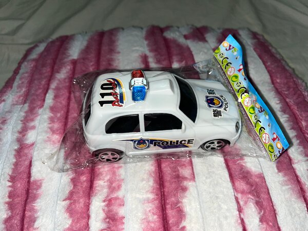 Voiture jouet police enfant