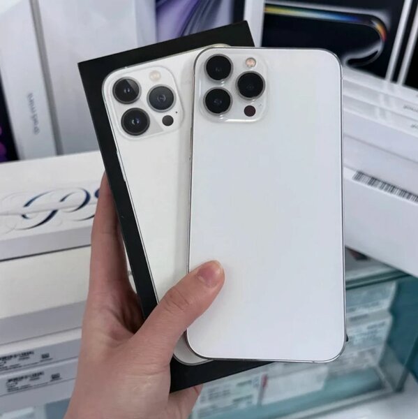 Smartphone blanc dernier modèle