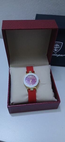 Montre Femme Élégante Rouge