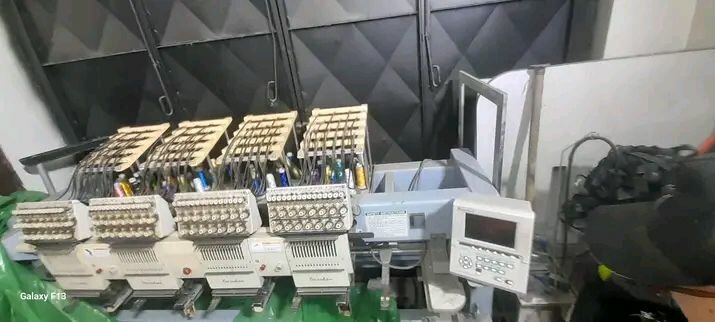 Machine à broder professionnelle